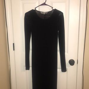 Black fitted midi/maxi dress. Sz: Sm